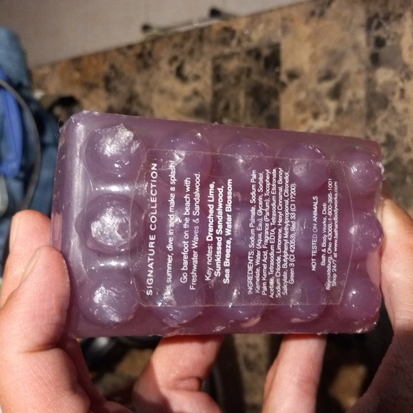 Bath & Body Works Signature Collection Bar Soap Set. - Picture 6 of 7